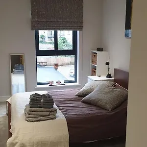 1 Double Guest Bedroom In My North Leeds Horsforth